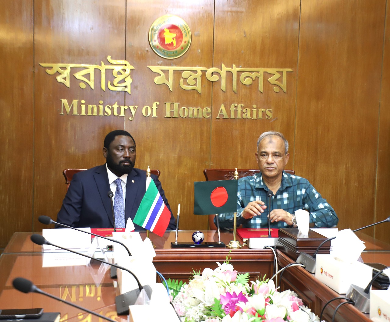 গাম্বিয়ার সঙ্গে ভিসা অব্যাহতি চুক্তি দ্বিপাক্ষিক সম্পর্ককে আরো গভীরতর করবে- স্বরাষ্ট্র উপদেষ্টা