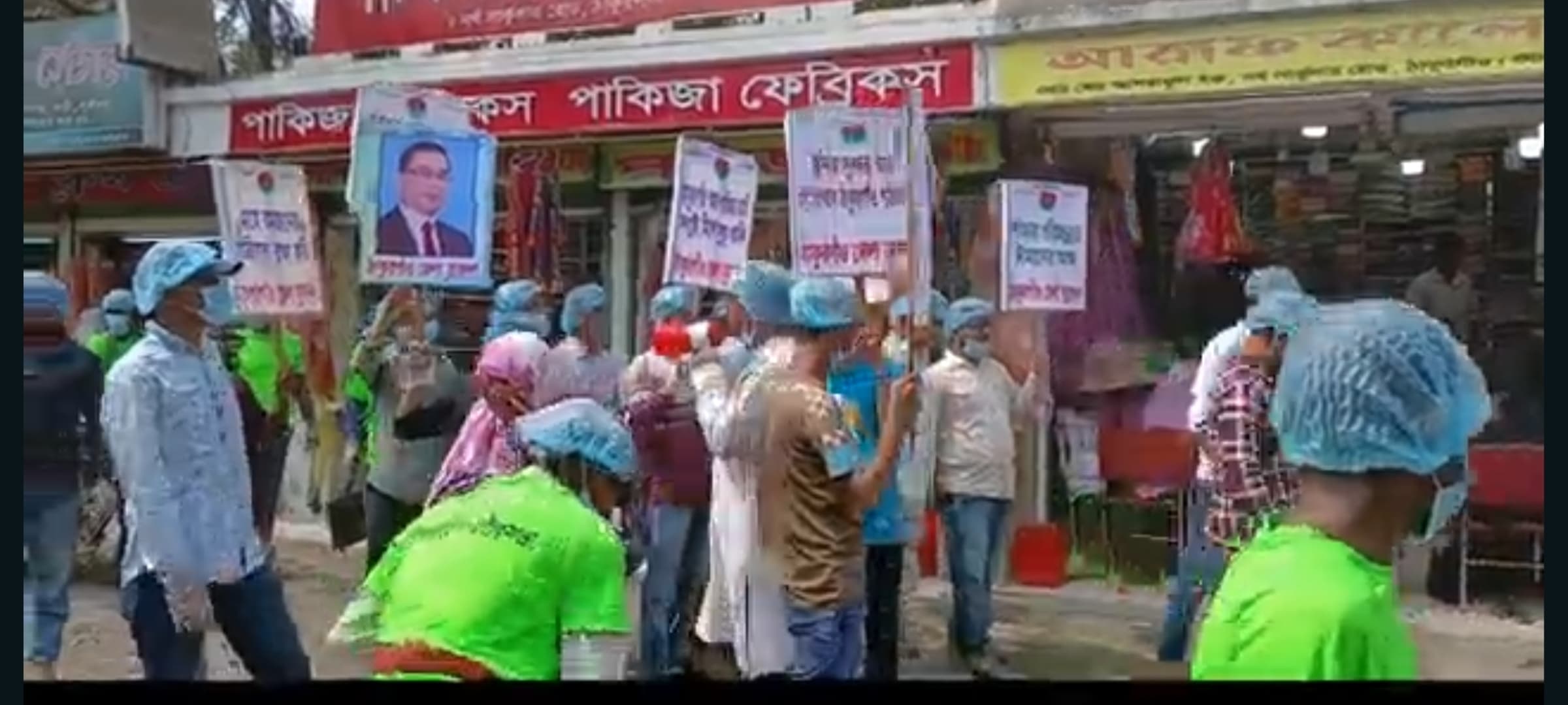 পরিচ্ছন্ন ঠাকুরগাঁও গড়তে জেলা যুবদলের পরিচ্ছন্নতা অভিযান