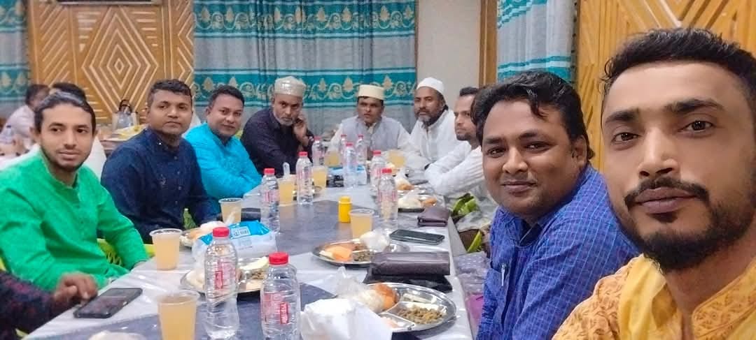 গজারিয়ায় যুবদল নেতার উদ্যোগে সাংবাদিকদের সাথে ইফতার