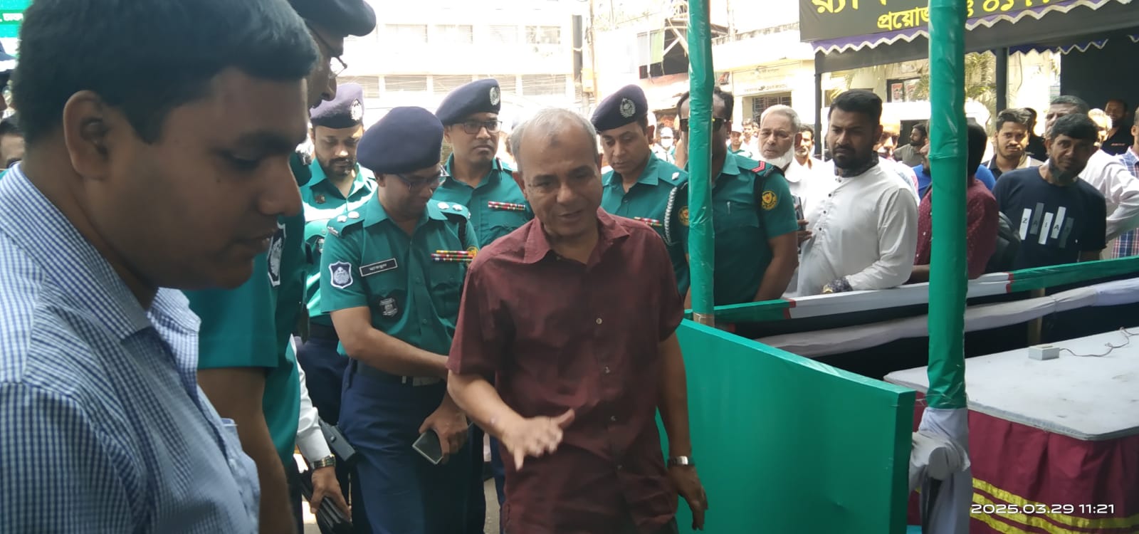 জনগণ এবার স্বস্তিতে ও নির্বিঘ্নে ঈদযাত্রা করতে পারছে- স্বরাষ্ট্র উপদেষ্টা