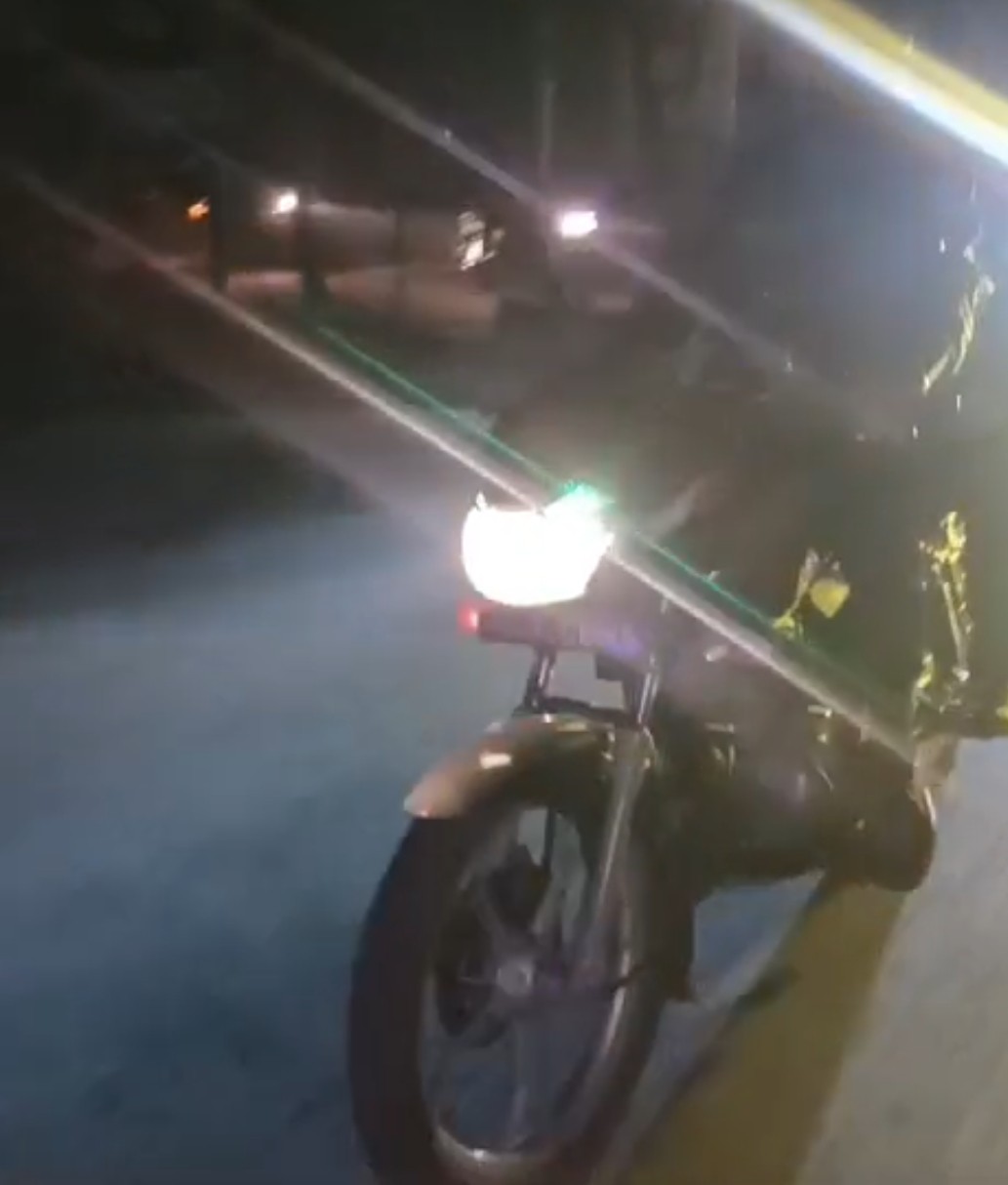 বীরগঞ্জে পুলিশের বিশেষ মহড়া, মোটর সাইকেল বহর নিয়ে টহল, আইন-শৃঙ্খলা রক্ষায় কঠোর অবস্থানে পুলিশ