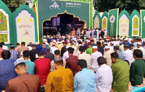 জাতীয় ঈদগাহে ঈদুল ফিতরের প্রধান জামাত অনুষ্ঠিত