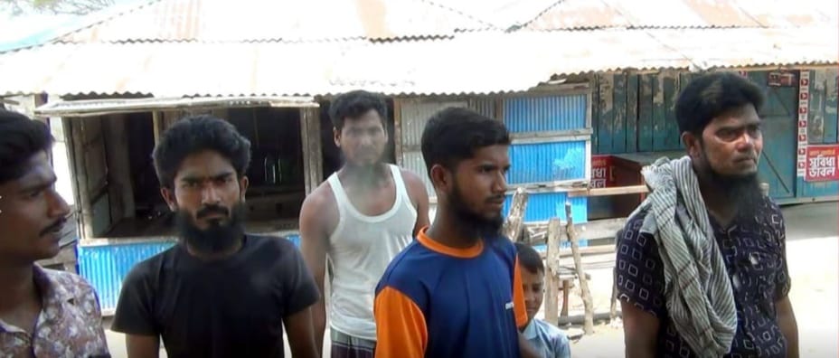 কয়রায় বাথরুম ঠিক করে দেওয়ার কথা বলায় হামলার শিকার মালিক পক্ষ