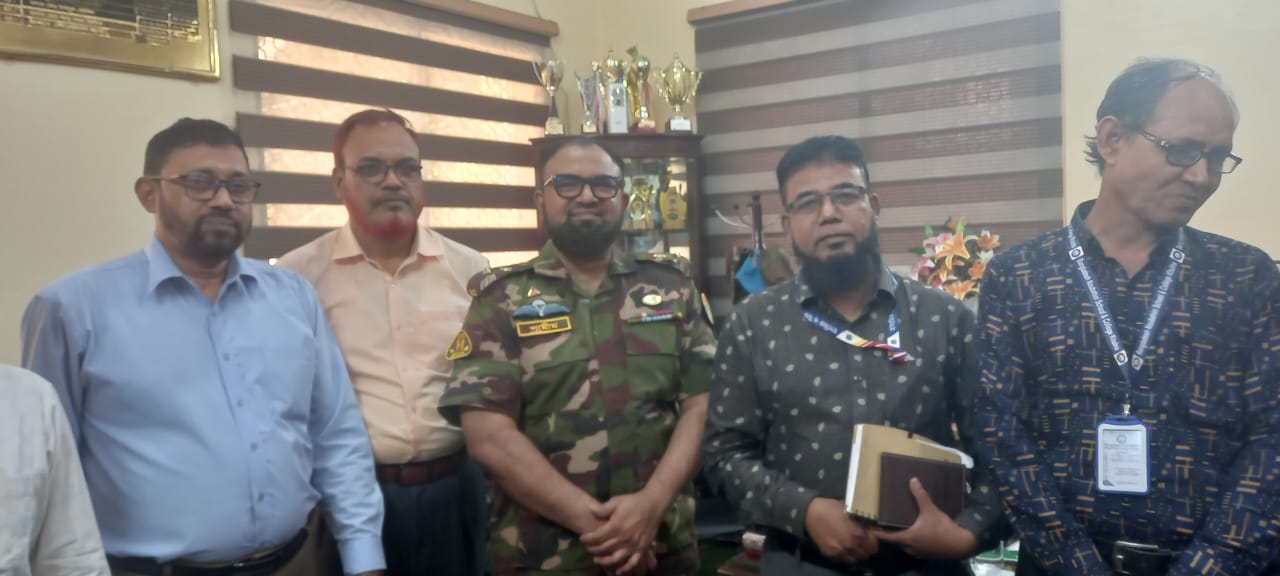 শিক্ষাঙ্গনে আশার আলো ছড়াচ্ছেন ড.কামরুজ্জামান