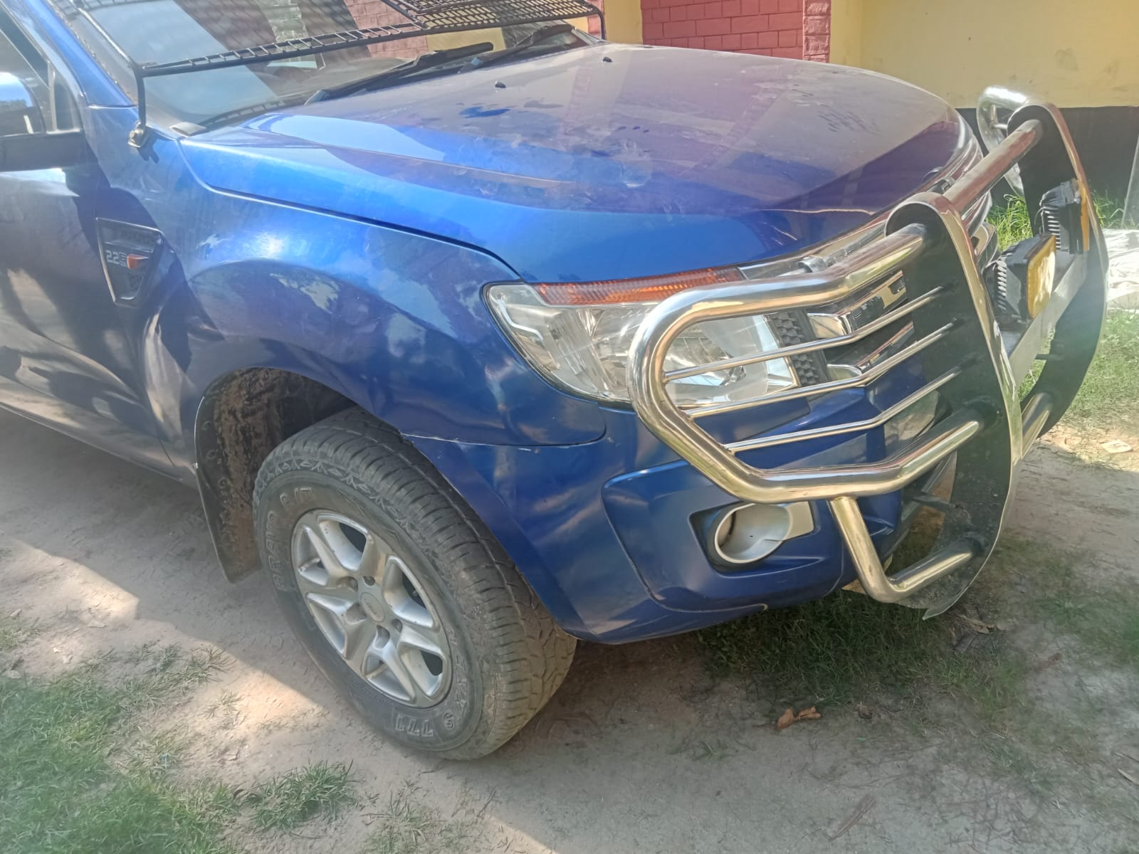 ধর্ষককে নিয়ে উত্তেজনা বীরগঞ্জে পুলিশের উপর দুর্বৃত্তের হামলা গাড়ি ভাংচুর, থানায় মামলা।