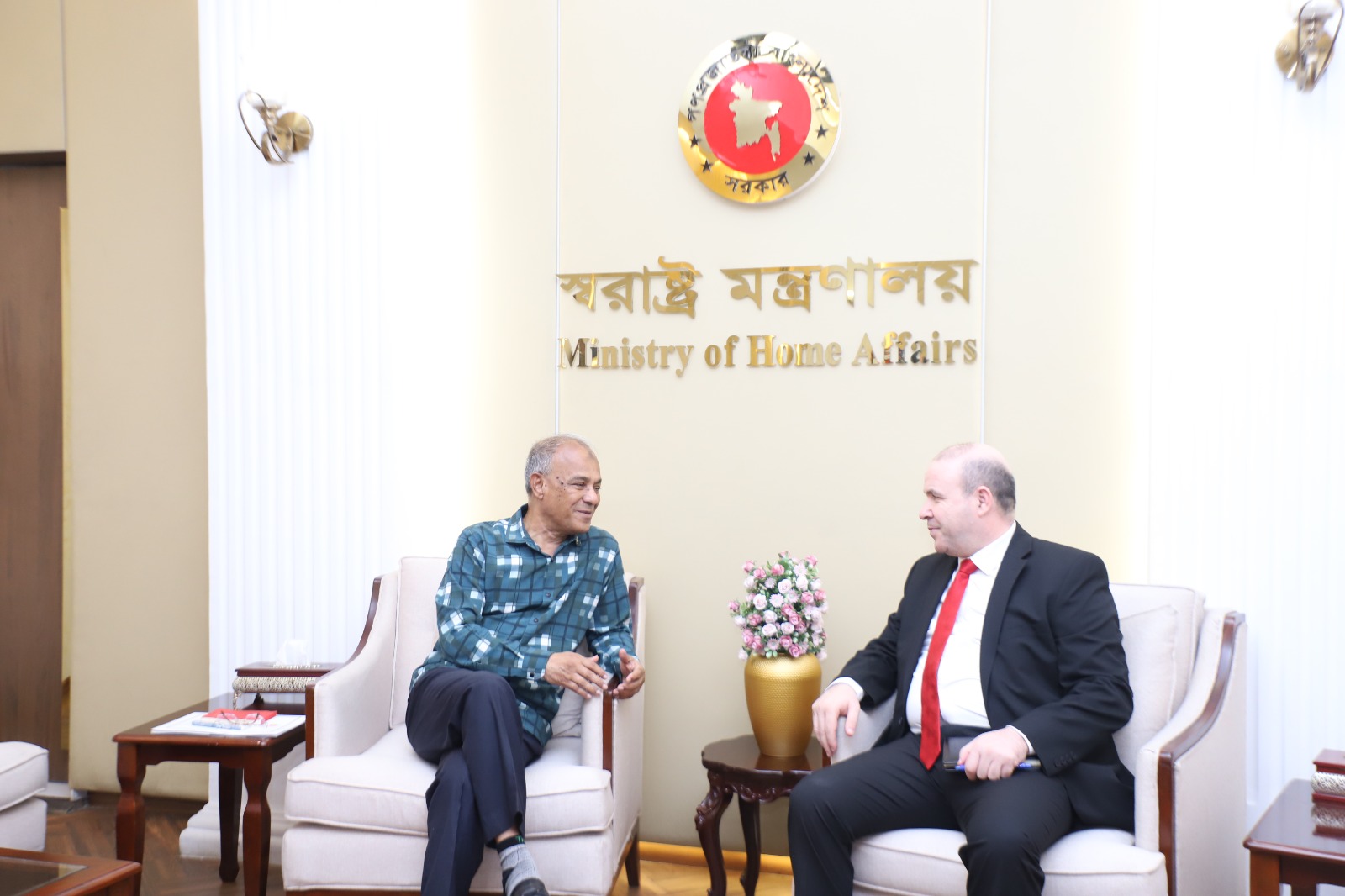 আলজেরিয়ার সঙ্গে দ্রুত পারস্পরিক ভিসা অব্যাহতি চুক্তি করা হবে- স্বরাষ্ট্র উপদেষ্টা