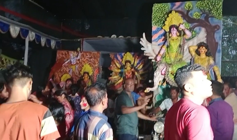 কালিহাতীর নিশ্চিন্তপুরে বাসন্তী পূজার পরিসমাপ্তি, শোভাযাত্রায় বিসর্জন