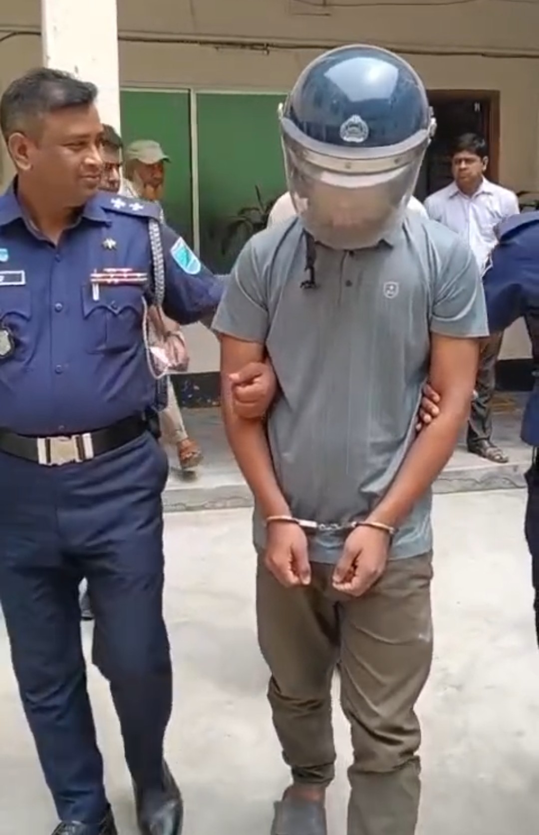 কালিহাতীতে বাথরুমের ট্যাংকি থেকে লাশ উদ্ধার: ১৫ ঘণ্টার মধ্যে আসামি গ্রেপ্তার