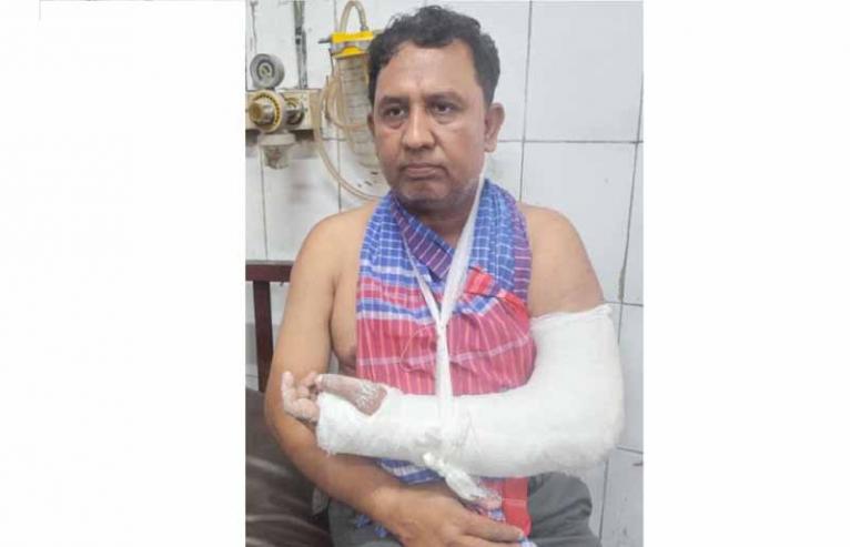 ভোরের কাগজের সাংবাদিক মাসুম বাদশাহর নিগ্রহের ঘটনায় গভীর উদ্বেগ প্রকাশ করছে ওয়ার্ল্ড জার্নালিস্ট ক্লাব