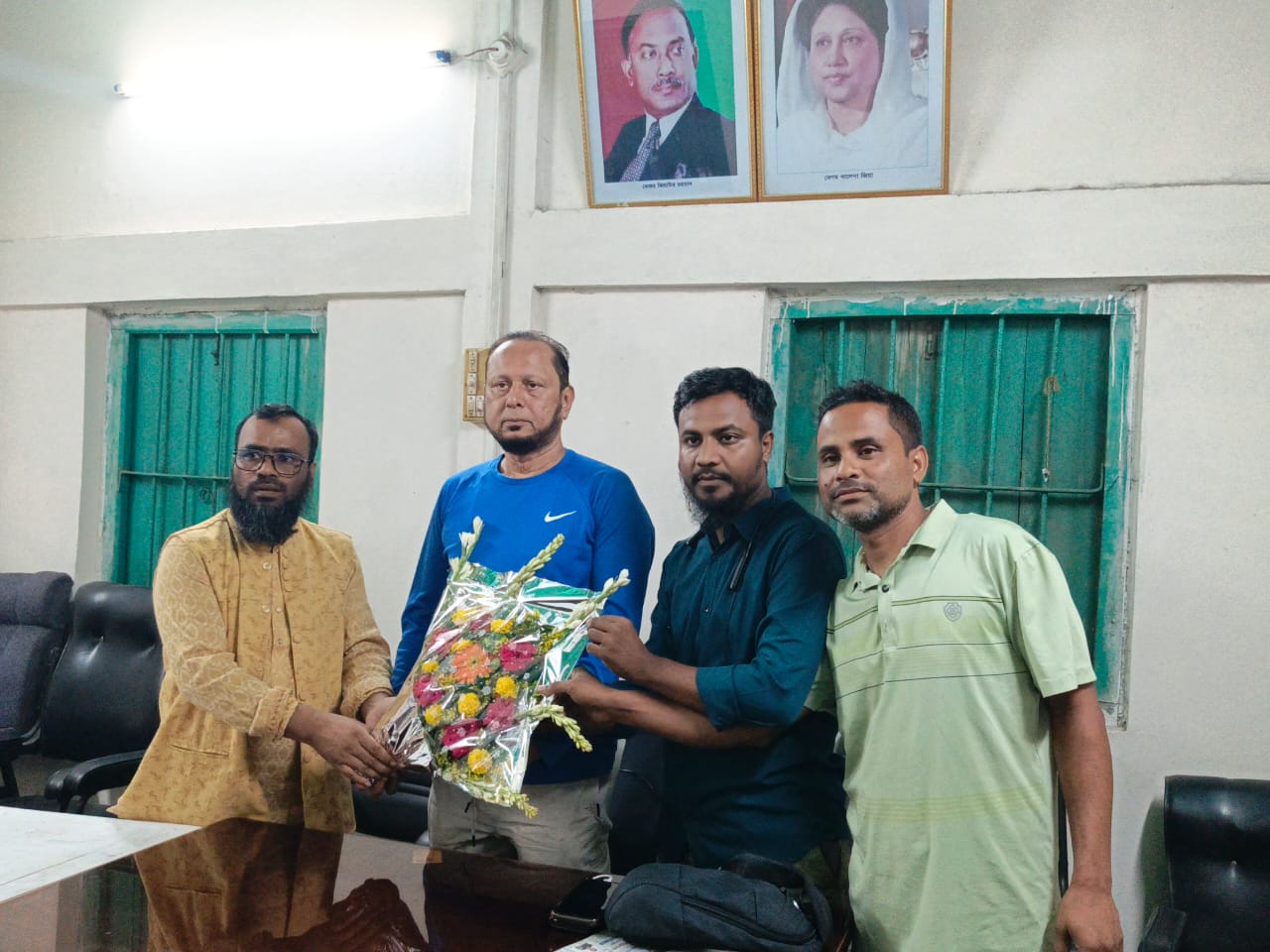 আন্তর্জাতিক সাংবাদিক আইনি প্রতিকার ফাউন্ডেশন সভাপতি, বিশিষ্ট শিল্পপতি, সাংবাদিক ও সমাজসেবক আহমদ আলীর সাথে সৌজন্য সাক্ষাৎ করেন 