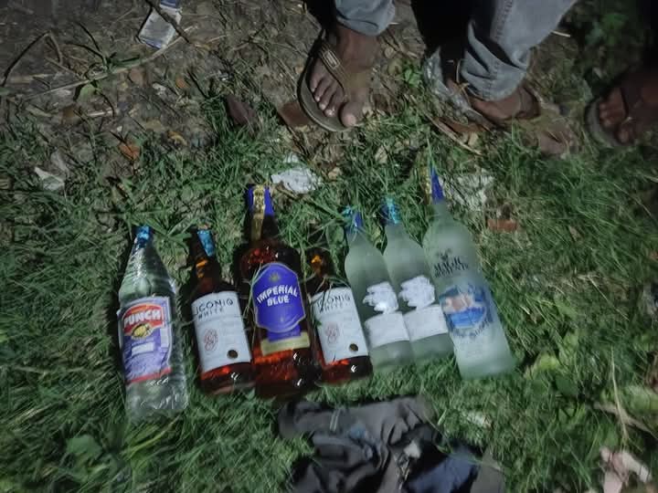 ফুলতলায় গোয়েন্দা পুলিশের বিশেষ অভিযানে বিদেশি মদসহ গ্রেফতার – ২