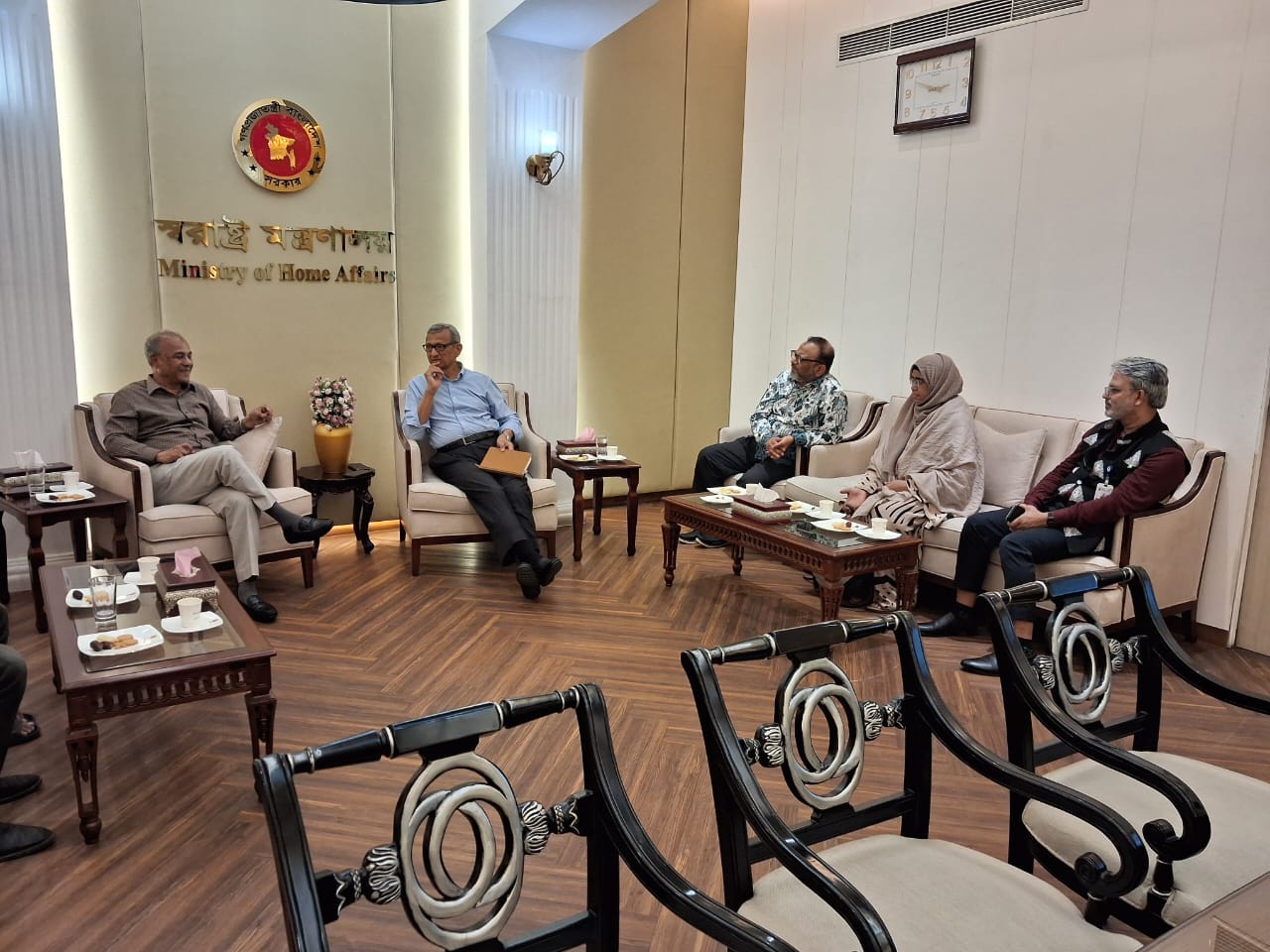 শাহরিয়ার আলম সাম্য হত্যার তদন্ত গোয়েন্দা সংস্থা ডিবির কাছে হস্তান্তরের আশ্বাস দিয়েছেন স্বরাষ্ট্র উপদেষ্টা