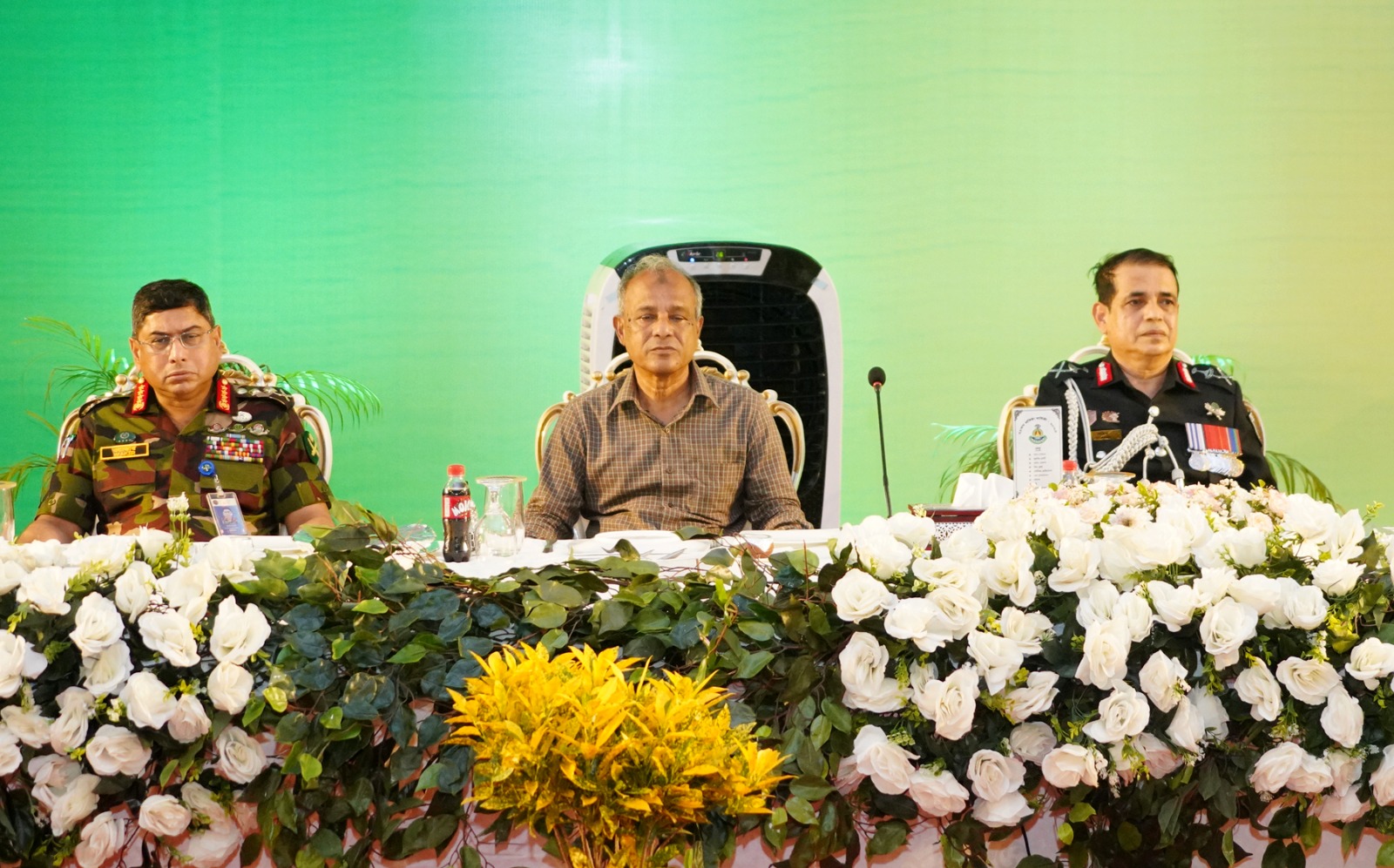 র‌্যাব সদস্যদের অতীত ভুলে নতুন উদ্যমে কাজ করার আহ্বান স্বরাষ্ট্র উপদেষ্টার