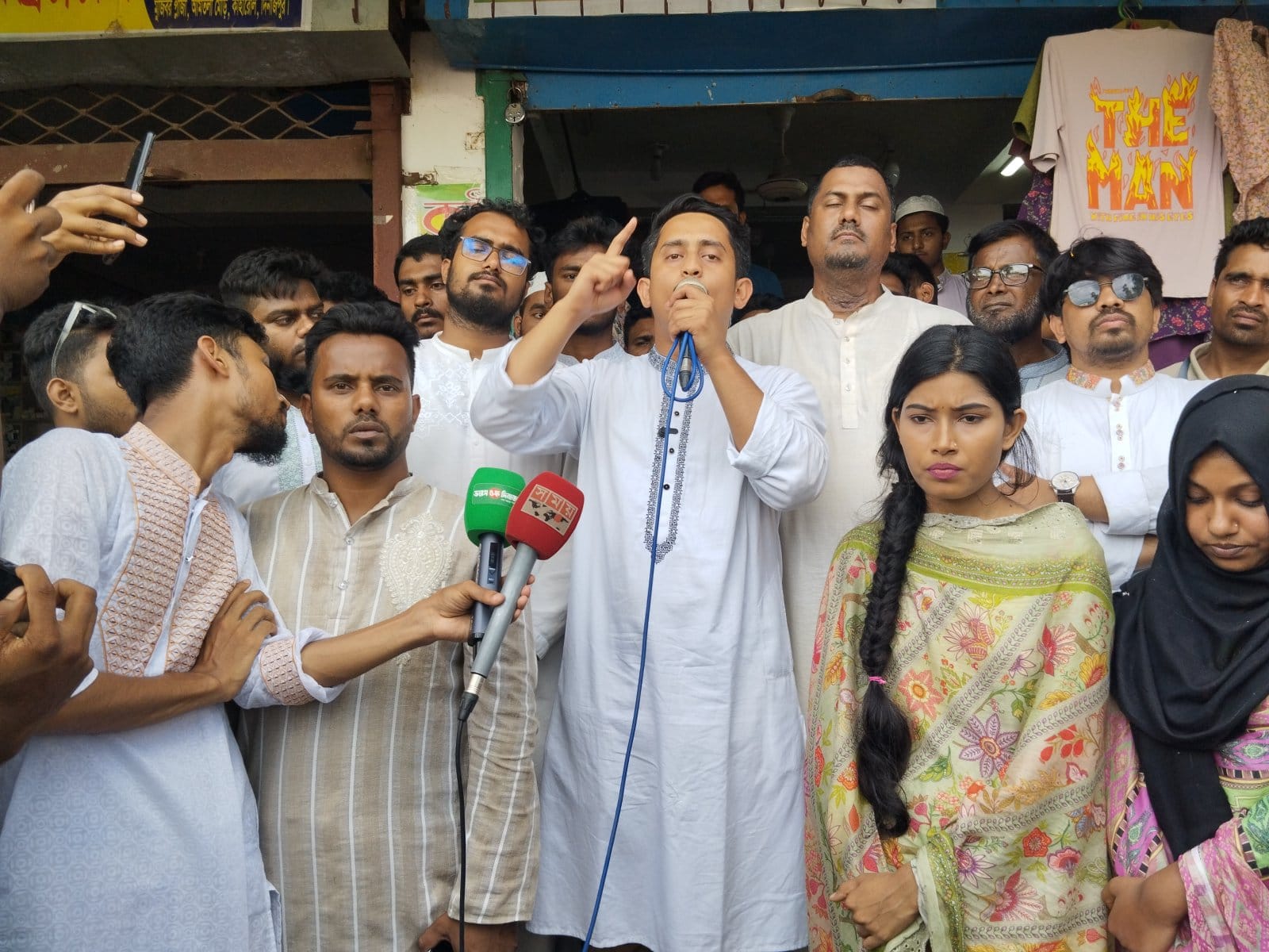 আমরা স্বচ্ছ রাজনীতিতে বিশ্বাসী, দেশে কোন নোংরা রাজনীতি চলবে না…… “সারজিস আলম”.