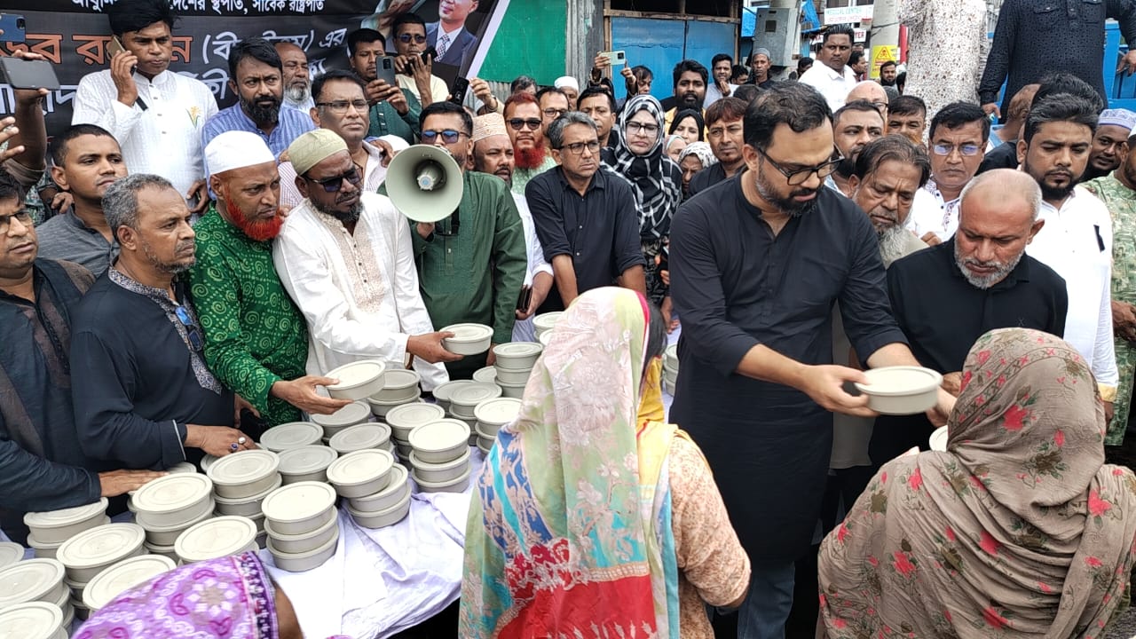 পল্লবীতে নিজ নির্বাচনী এলাকার জলাবদ্ধতায় ক্ষতিগ্রস্ত ৩ হাজার পরিবারের পাশে : আমিনুল হক