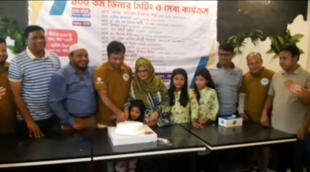 এপেক্স ক্লাব অব পটিয়ার ১০০ তম ডিনার মিটিং ও সেলাই মেশিন ও শিক্ষা সামগ্রী বিতরণ