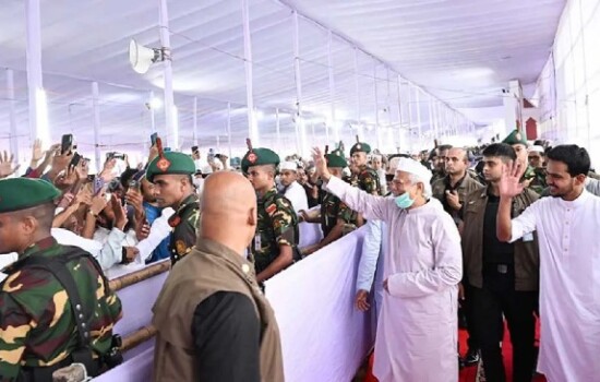 ‘স্যার পাঁচ বছর, দালালদের কথা শুনবেন না’