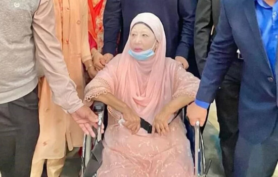 স্বাস্থ্য পরীক্ষা শেষে বাসায় ফিরছেন খালেদা জিয়া