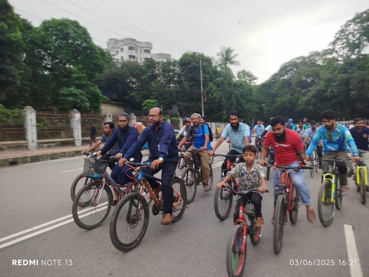 ঢাবিতে বিশ্ব বাইসাইকেল দিবস উপলক্ষে সাইকেল র‍্যালি অনুষ্ঠিত হয়।