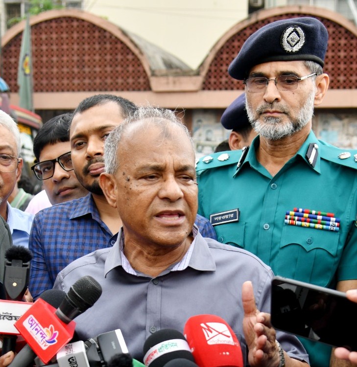 ডিসিপ্লিন মেনে চললে আইনশৃঙ্খলা পরিস্থিতি ও যানজট উভয়ই নিয়ন্ত্রণে থাকবে- স্বরাষ্ট্র উপদেষ্টা