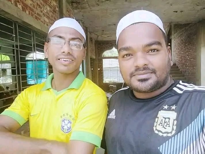 পারিশ্রমিক ছাড়াই এক যুগ ধরে কবর খুঁড়ছেন শাকিল-পলাশরা