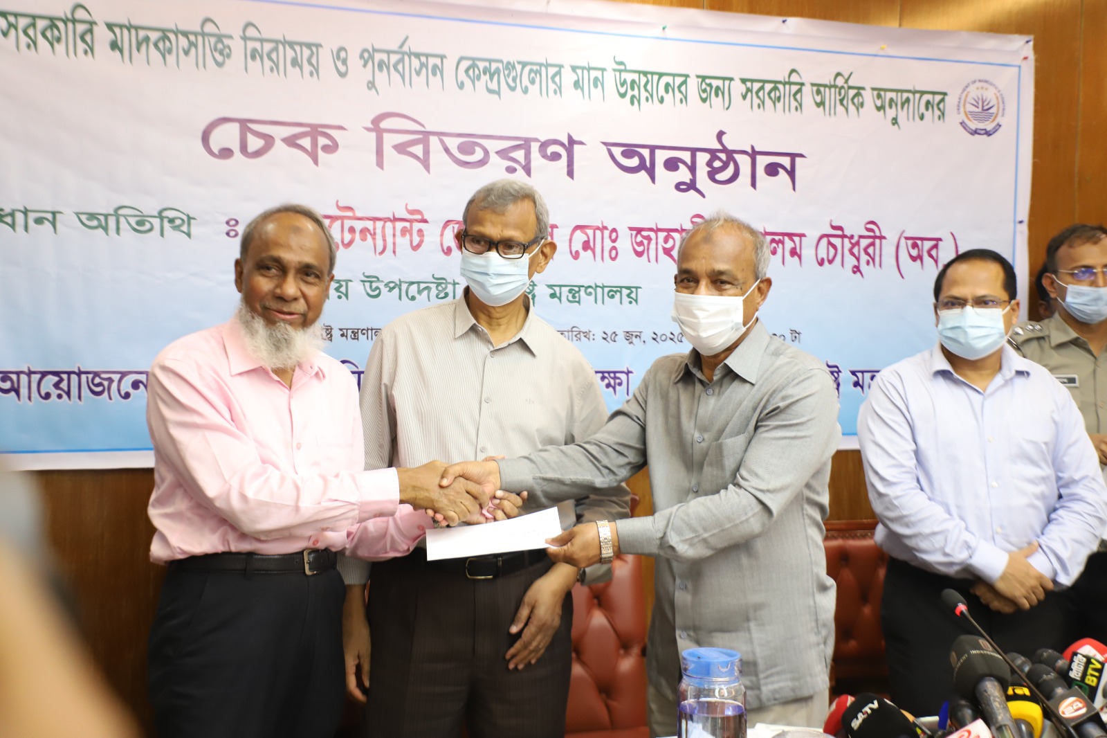 মাদক নির্মূলে সবার আগে গডফাদারদের ধরতে হবে- স্বরাষ্ট্র উপদেষ্টা