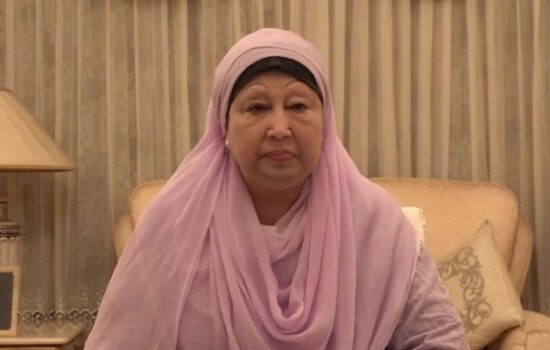 খালেদা জিয়ার গুলশানের বাড়ির নামজারির কাগজ হস্তান্তর করলো সরকার