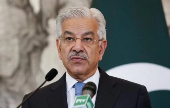 আমরা দৃঢ়ভাবে ইরানের পাশে আছি: পাক প্রতিরক্ষামন্ত্রী