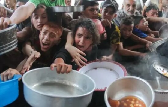 ঈদের দিন খাবার বিতরণে ইসরায়েলি হামলা, নিহত বেড়ে ৪২