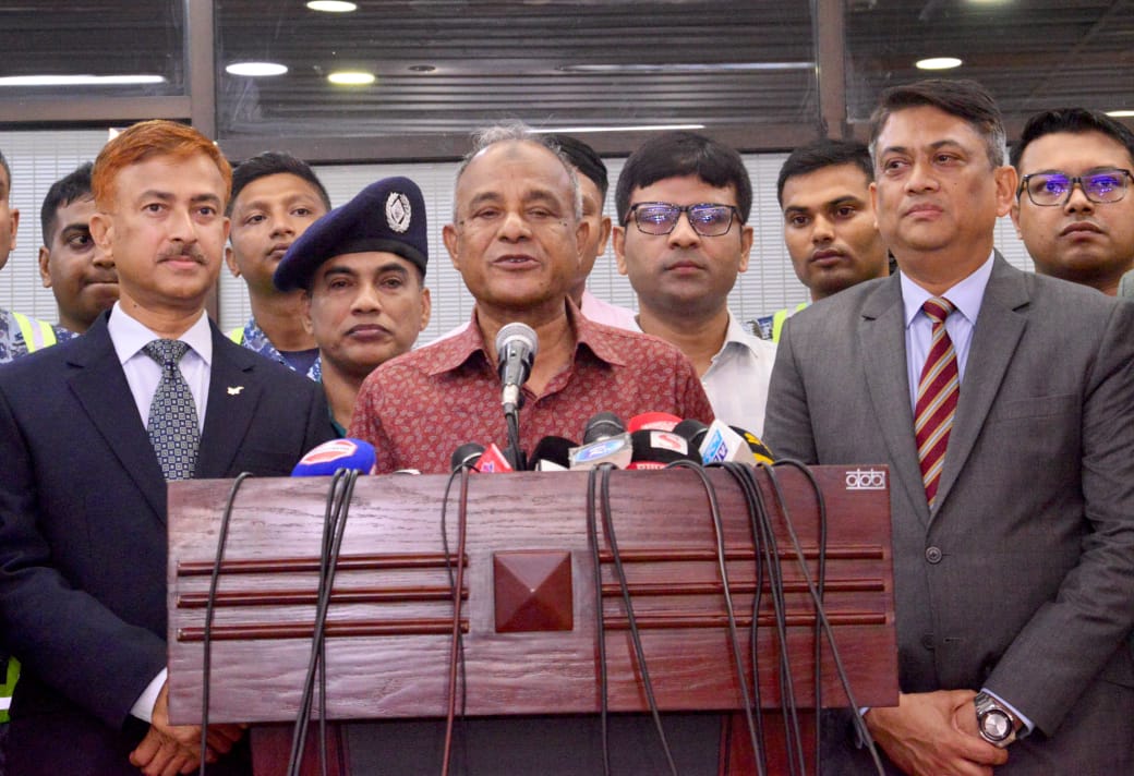 তৃতীয় টার্মিনালের জন্য জনবল নিরূপণ করতেই বিমানবন্দর পরিদর্শন- স্বরাষ্ট্র উপদেষ্টা