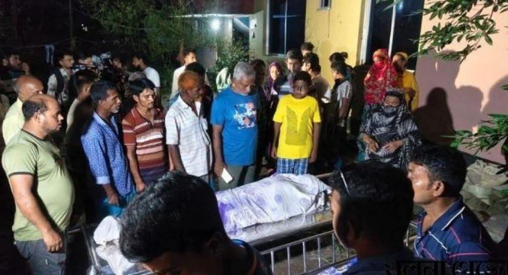 ল্যাংটা বাবার মাজারের ছায়া এম,এ. আলীর ঔষধ দোকানের ১৪ প্রাণ কেড়ে নিলো বিষমদ!