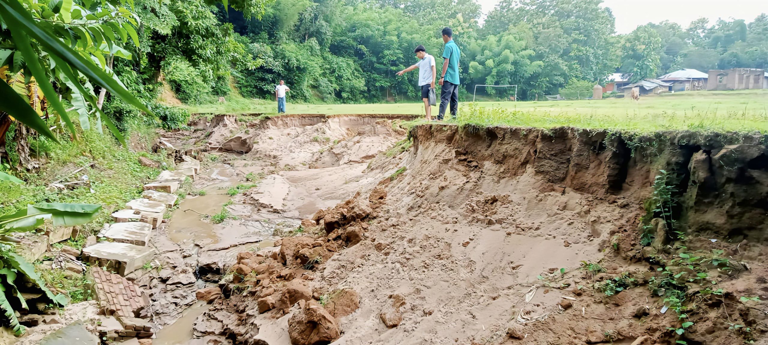 ভাঙনের মুখে পানছড়ির লোগাং অনুপম হিমাংশু ক্রীড়াঙ্গন মাঠ