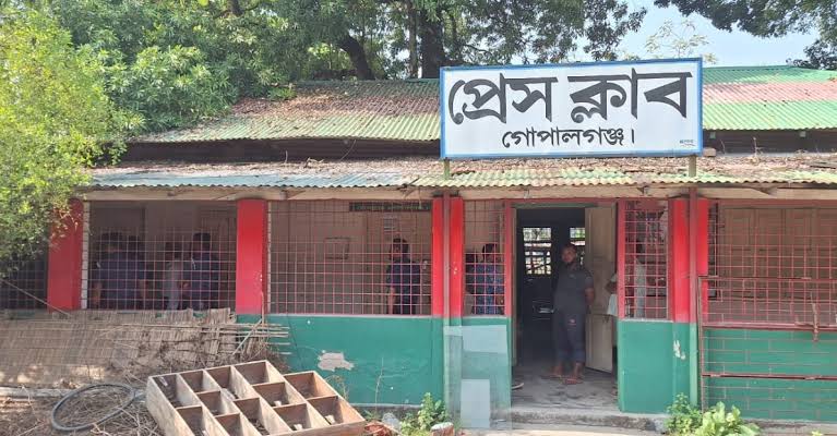 গোপালগঞ্জে প্রেসক্লাব ও সময় টিভি-দেশ টিভির অফিসে চুরি!