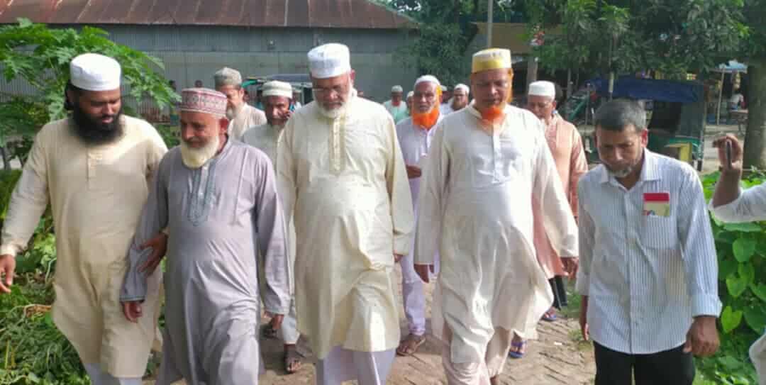 টাঙ্গাইল নাগরপুরে জামায়াতের এমপি প্রার্থী ডা. একেএম আব্দুল হামিদের গণসংযোগও লিফলেট বিতরণ