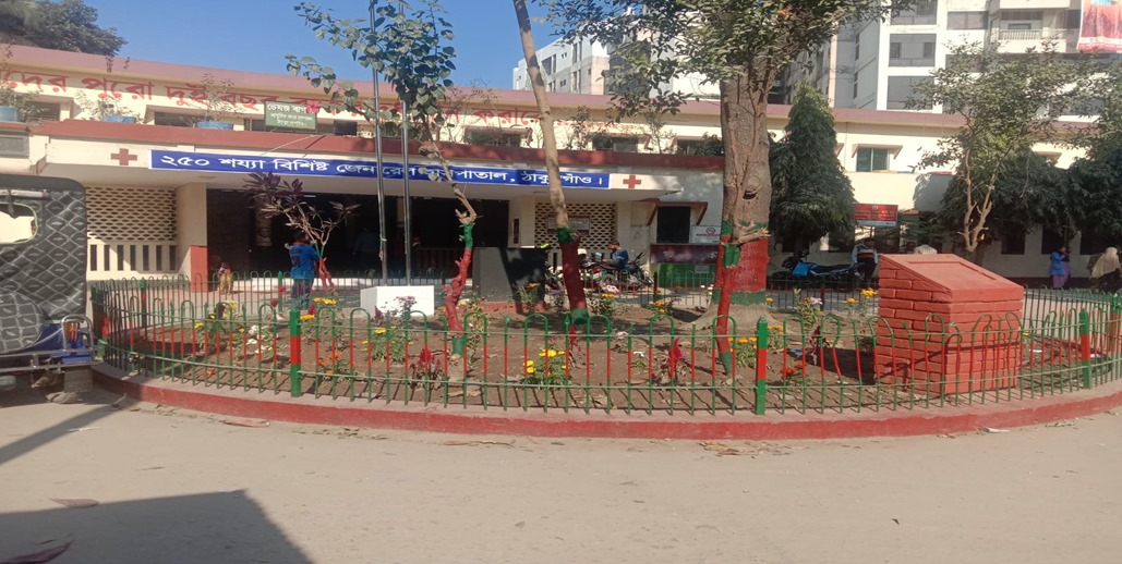 ঠাকুরগাঁও জেনারেল হাসপাতালঃ ঠিকাদারি প্রতিষ্ঠান বহাল তবে বিনা নোটিশে চাকরিচ্যুত ৩৫ কর্মী, পুনঃনিয়োগের দাবিতে সংবাদ সম্মেলন