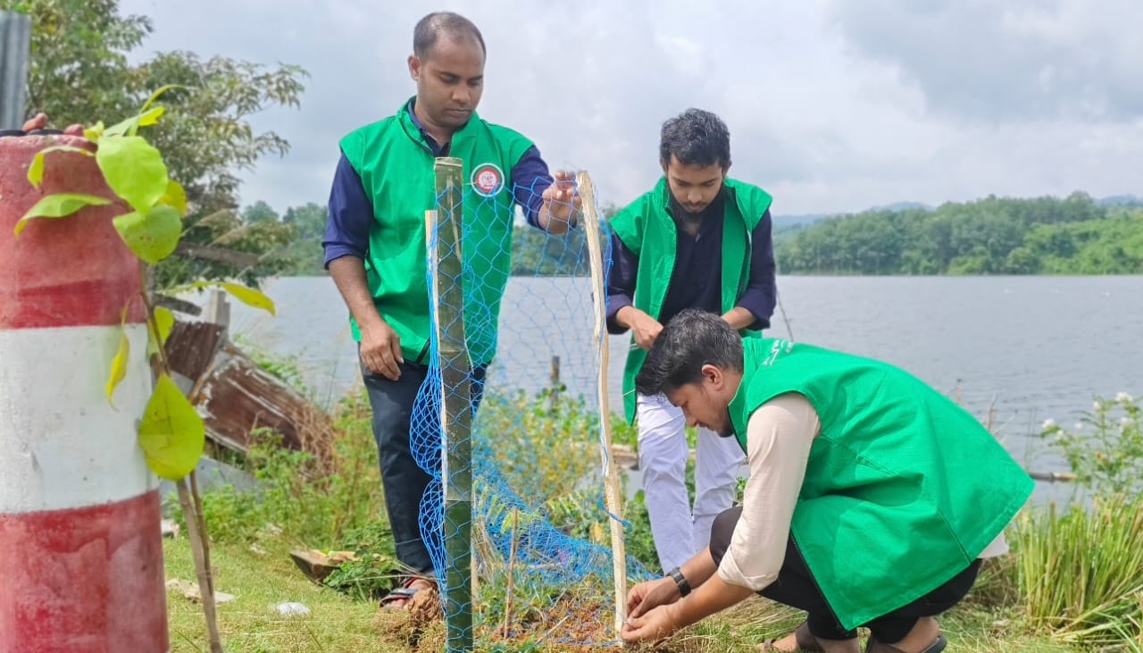 জীবন ইয়ুথ ফাউন্ডেশনের উদ্যোগে বৃক্ষরোপণ কর্মসূচি
