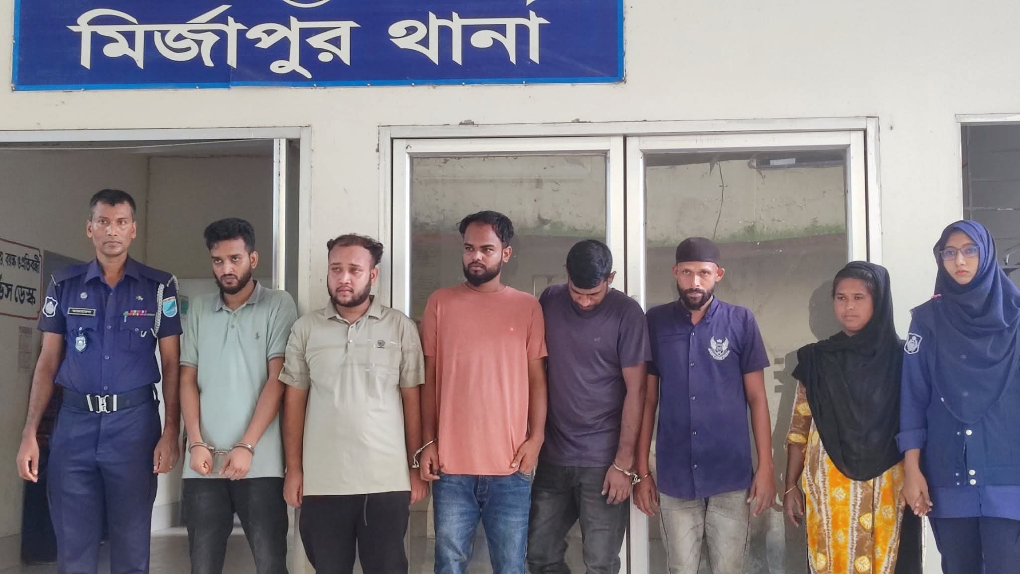 ‎মির্জাপুরে স্বামীকে অপহরণ করিয়ে ৪ লক্ষ টাকা চাঁদা দাবি, স্ত্রী সহ গ্রেপ্তার ৬