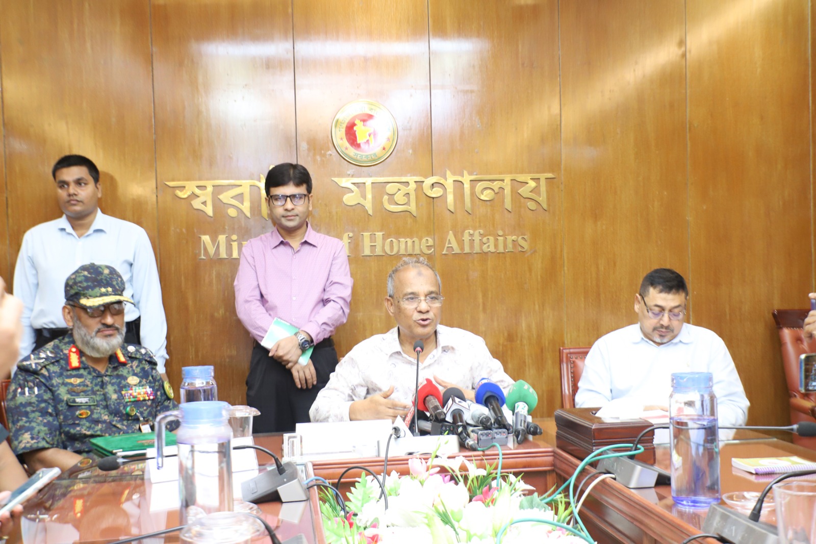 ৫ আগস্ট নিয়ে সরকার সতর্ক অবস্থানে রয়েছে- স্বরাষ্ট্র উপদেষ্টা