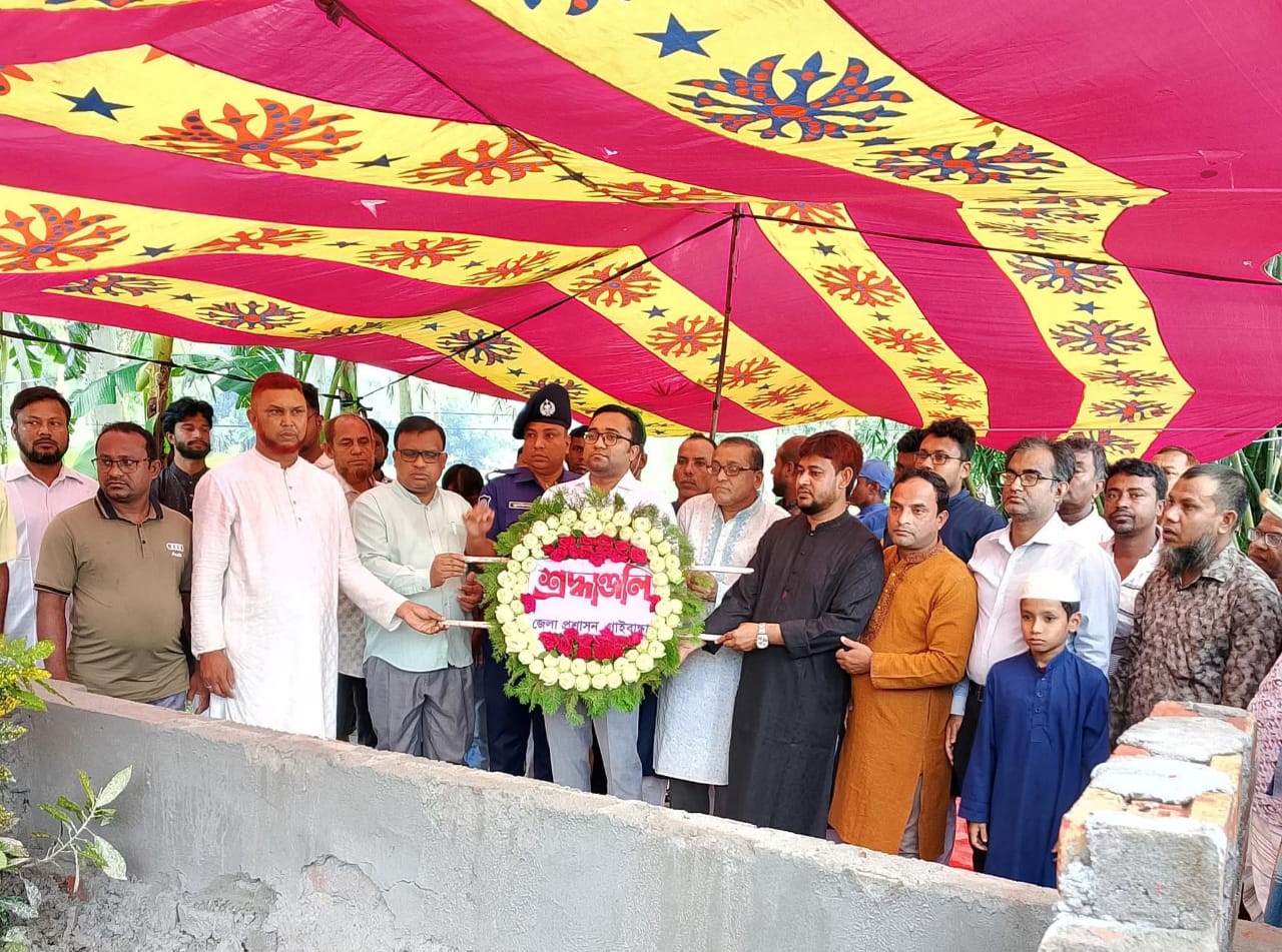 পলাশবাড়ীতে জুলাই গনঅভ্যুত্থানে শহীদদের কবরে শ্রদ্ধা ও পুষ্পমাল্য অর্পণ