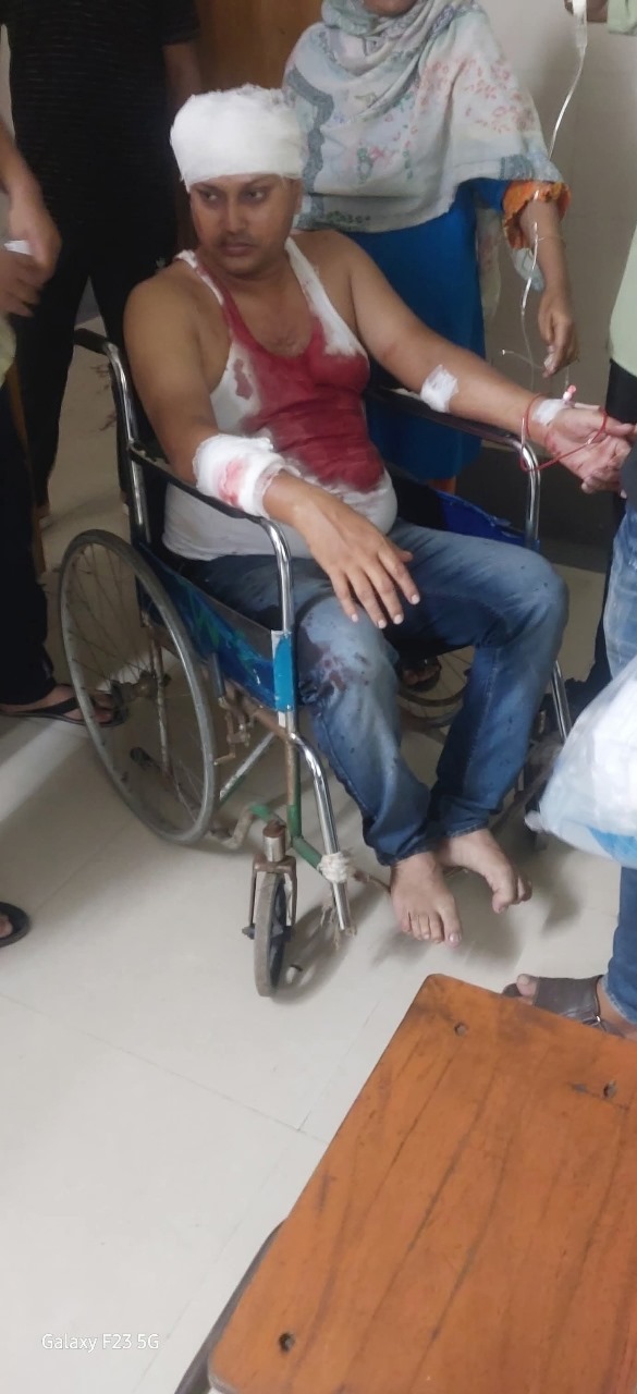 চট্টগ্রাম নগরীতে আওয়ামী লীগ ও তার অঙ্গসংগঠনের নেতাকর্মীদের একটি ঝটিকা মিছিল