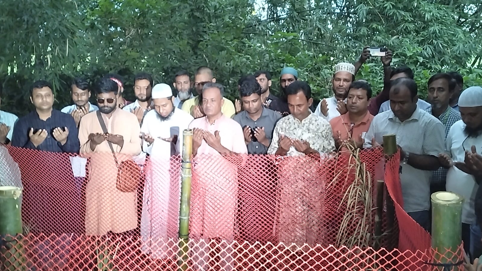 শহীদ সাংবাদিক তুহিনের দু’সন্তানের পড়াশোনার দায়িত্ব নিলেন বিএমএসএফ