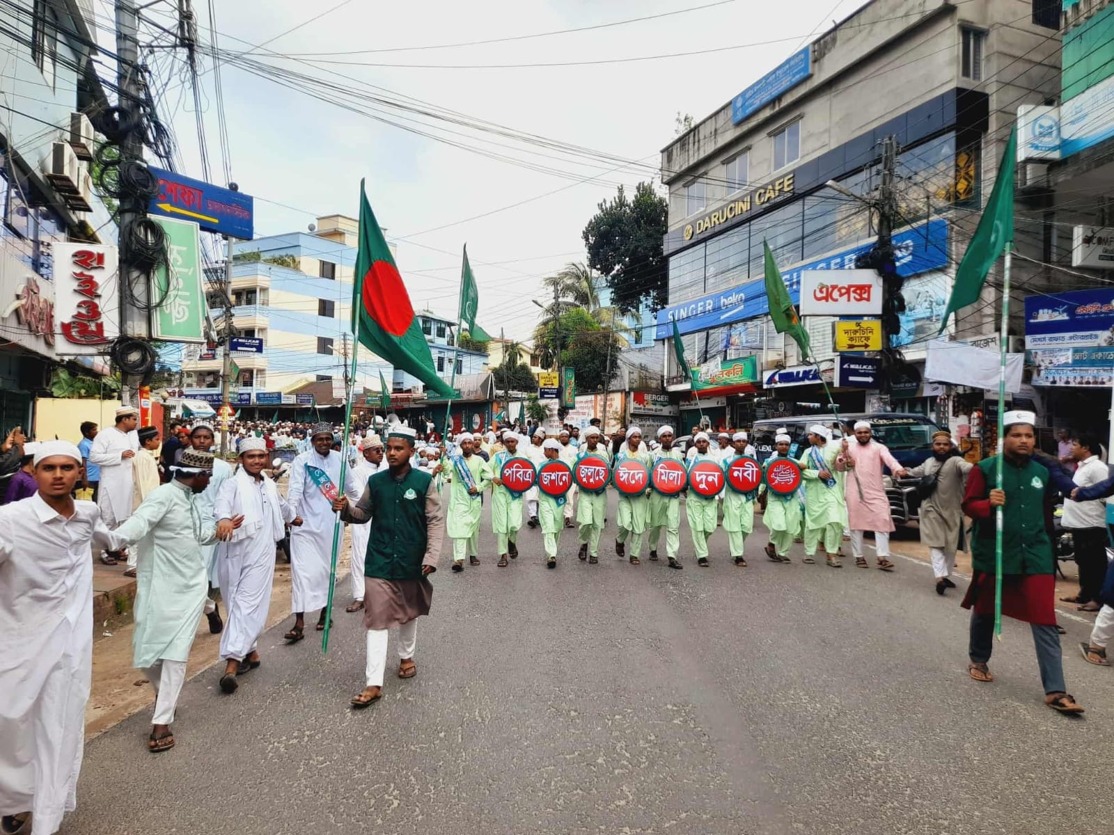 পর্যটন নগরী রাঙামাটিতে হাজারো মানুষের উল্লাসে জশনে জুলুস পালিত