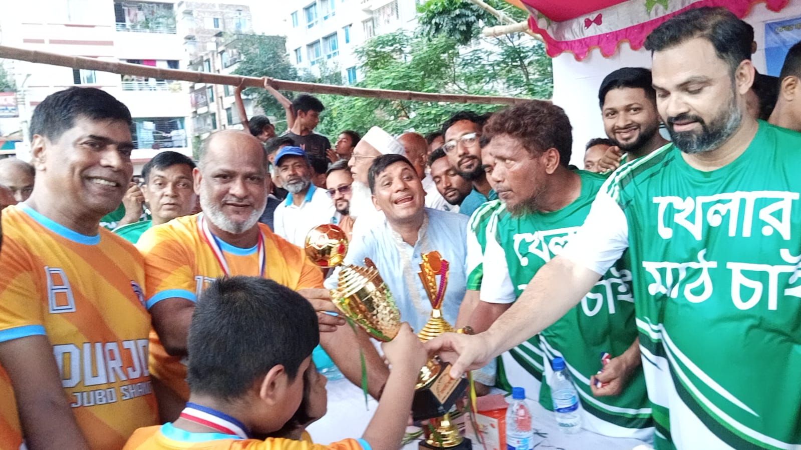 খেলাধুলার প্রসারে প্রতিটি খালি জায়গায় মাঠ তৈরি করবে বিএনপি : আমিনুল হক