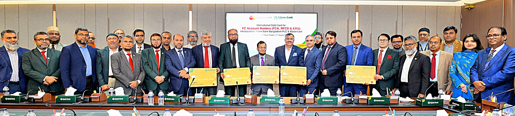 বৈদেশিক মুদ্রা হিসাবধারীদের জন্য ডেবিট কার্ড চালু করলো ইসলামী ব্যাংক