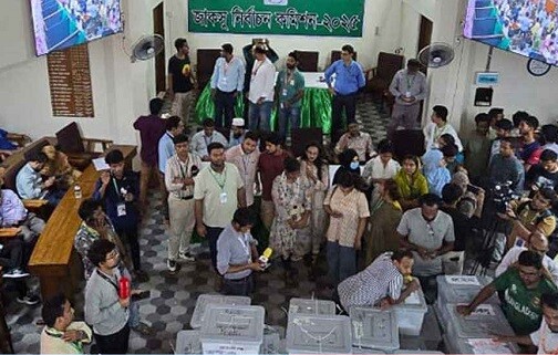 জাকসুর পোলিং অফিসার মারা গেছেন