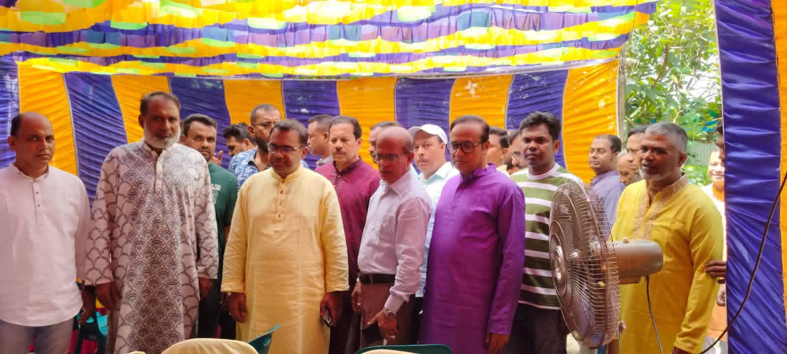 বারপাড়া ইউনিয়ন বিএনপির সাধারণ সম্পাদক মোঃ সেলিম খানের বাড়ীতে একটি সামাজিক অনুষ্ঠানে অংশগ্রহণ করেন : ড.খন্দকার মারুফ হোসেন ।