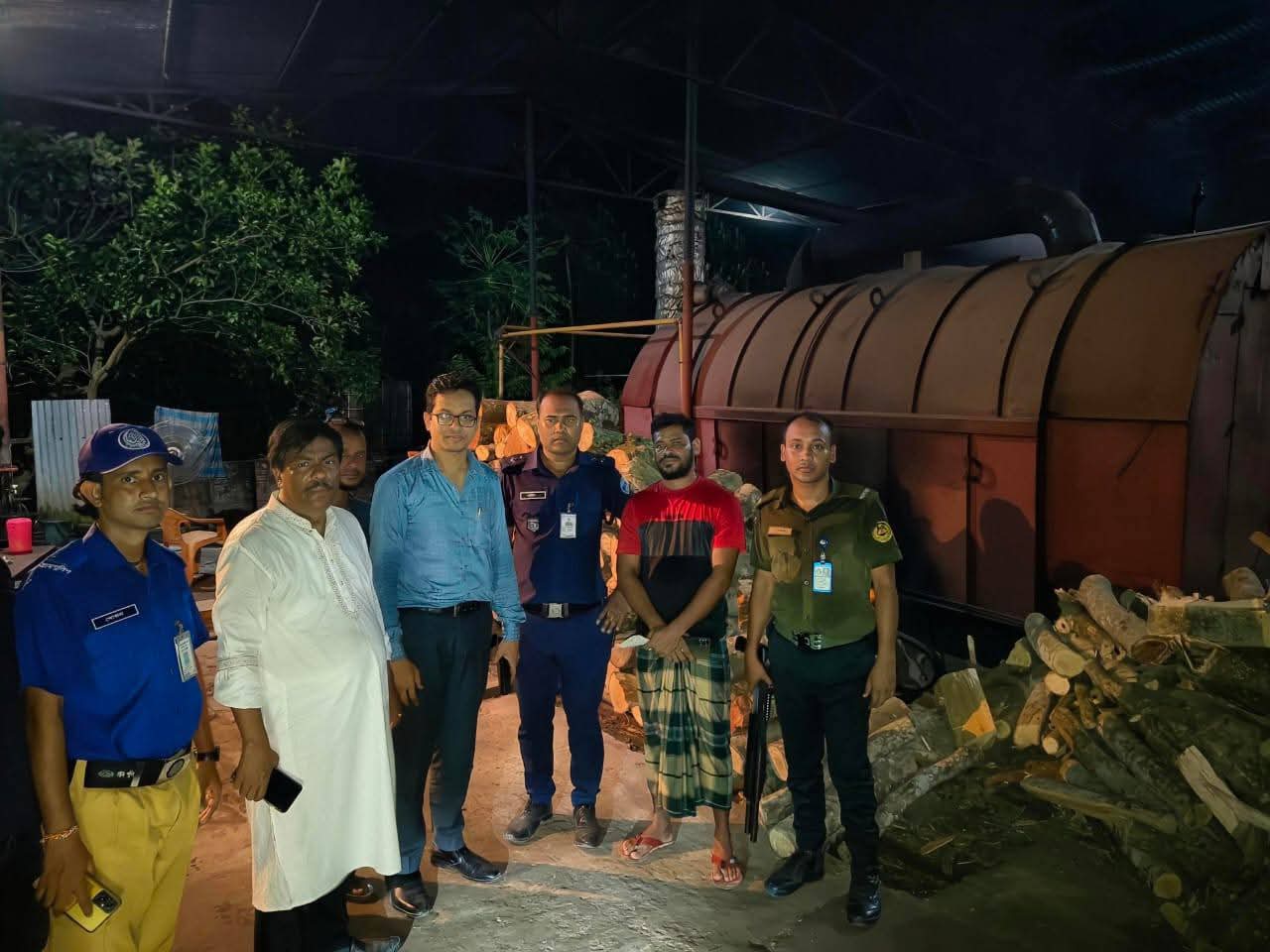 মুরাদনগরে ভ্রাম্যমাণ আদালতের অভিযান: জিএল গ্রীন ওয়েল ফ্যাক্টরিকে ৫০ হাজার টাকা জরিমানা