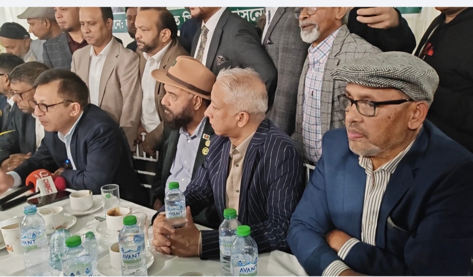 লুটনে খন্দকার আব্দুল মুক্তাদিরকে নিয়ে প্রবাসী সিলেট-১ আসনের ভাইদের সৌজন্য সাক্ষাৎ ও মতবিনিময় সভা