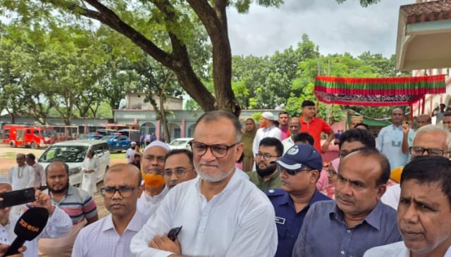 দেশের চাহিদা পূরণের পর অতিরিক্ত আলু রপ্তানি করা হবে:জয়পুরহাটে উপদেষ্টা শেখ বশির উদ্দিন