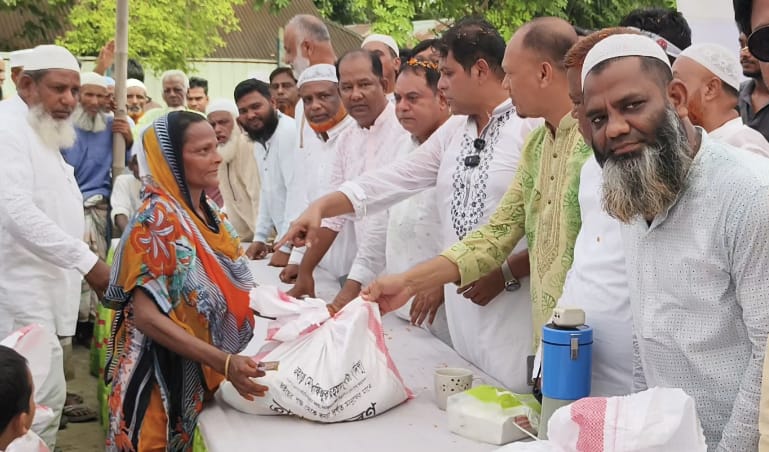 রূপগঞ্জে ওলামা মাশায়েখ মাসাজিদগণের মিলন মেলা আলোচনা সভা ও খাদ্য সামগ্রী বিতরণ